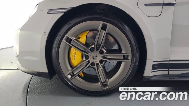 Porsche Taycan из Кореи Encar