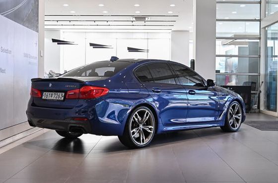 BMW 5-Series M550d xDrive — пробег 75 287 км — фото 2 из 5