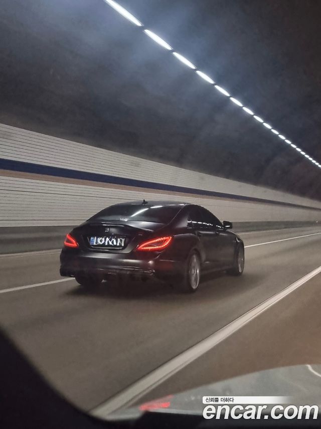 Mercedes-Benz CLS-Class CLS63 AMG — пробег 140 000 км — фото 2 из 5