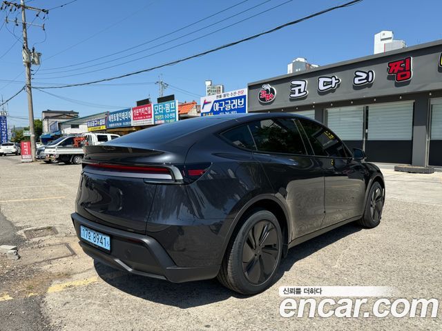 Tesla Model Y RWD — пробег 7 300 км — фото 3 из 5