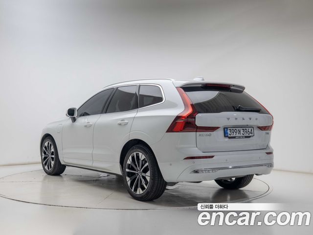 Volvo XC60 T8 Ultra Bright — пробег 5 628 км — фото 2 из 5