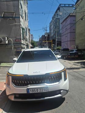 Kia Carnival HEV 9 seater Prestige — пробег 1 400 км — фото 1 из 5