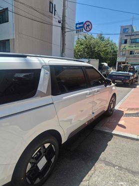 Kia Carnival HEV 9 seater Prestige — пробег 1 400 км — фото 4 из 5