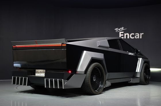 Tesla Cybertruck AWD — пробег 29 978 км — фото 2 из 5