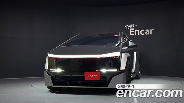 Tesla Cybertruck AWD — пробег 29 978 км — фото 3 из 5