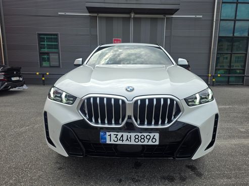 BMW X6 xDrive40i M Sport — пробег 635 км — фото 1 из 5