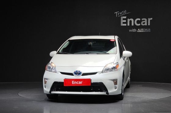 Toyota Prius 1.8 E — пробег 67 122 км — фото 3 из 5