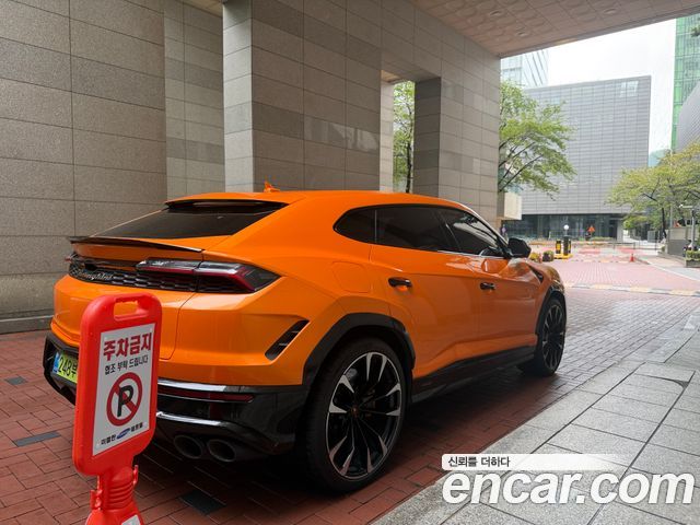 Lamborghini Urus 4.0 V8 SE — пробег 9 700 км — фото 2 из 5