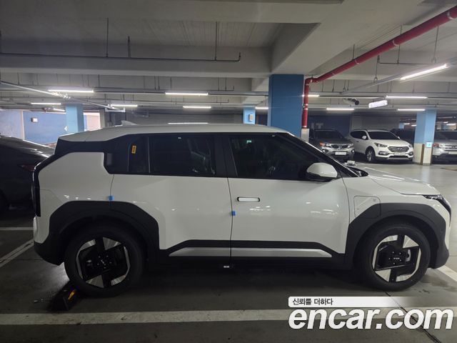 Kia EV3 Long Range 2WD AIr — пробег 1 100 км — фото 5 из 5