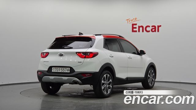 Kia Stonic из Кореи Encar