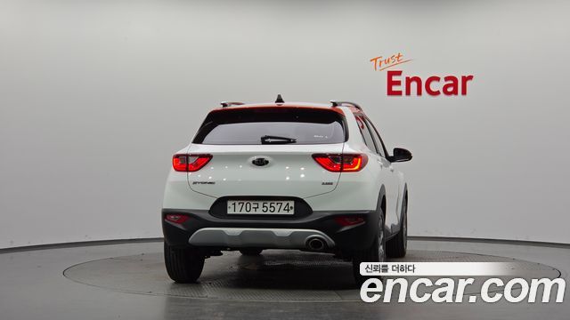 Kia Stonic из Кореи Encar