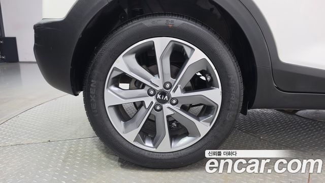 Kia Stonic из Кореи Encar