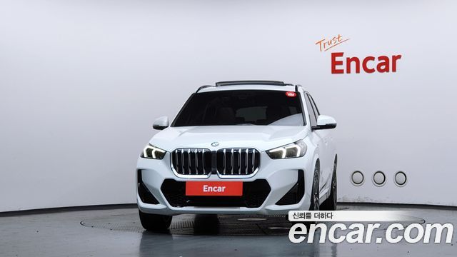 BMW X1 xDrive 20i M Sport — пробег 56 954 км — фото 3 из 5