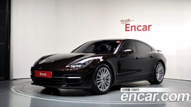 Porsche Panamera 3.0 AWD — пробег 62 166 км — фото 1 из 5