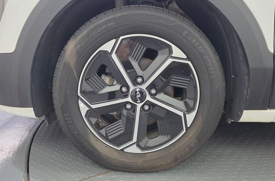 Kia Niro Trendy — пробег 156 301 км — фото 5 из 5
