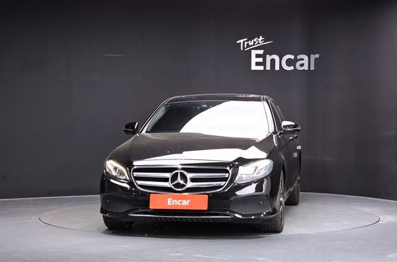 Mercedes-Benz E-Class E300 4MATIC Avnatgarde — пробег 102 845 км — фото 3 из 5