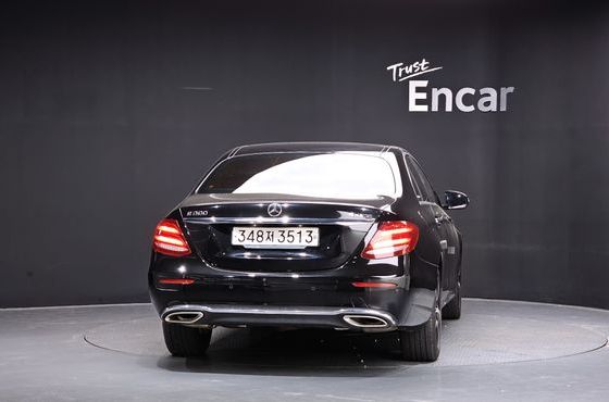 Mercedes-Benz E-Class E300 4MATIC Avnatgarde — пробег 102 845 км — фото 4 из 5
