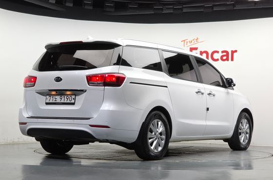 Kia Carnival 11-seater Luxury — пробег 116 743 км — фото 2 из 5
