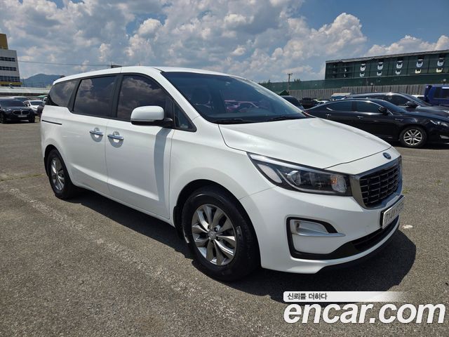 Kia Carnival 11-Seater Deluxe — пробег 113 534 км — фото 3 из 5