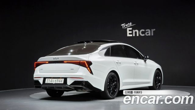 Kia K5 Signature — пробег 3 683 км — фото 2 из 5