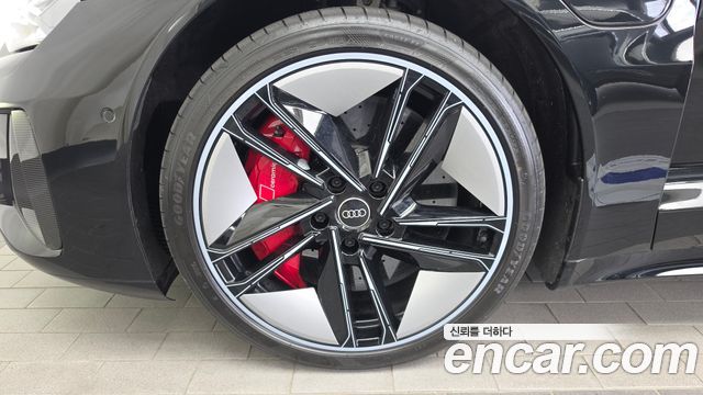 Audi RS e-tron GT GT RS — пробег 7 620 км — фото 5 из 5