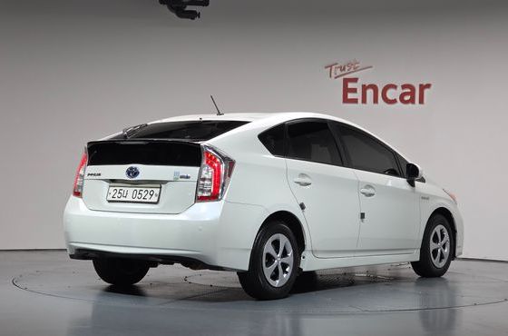 Toyota Prius 1.8 E — пробег 89 509 км — фото 2 из 5