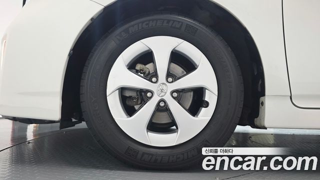 Toyota Prius 1.8 E — пробег 89 509 км — фото 5 из 5