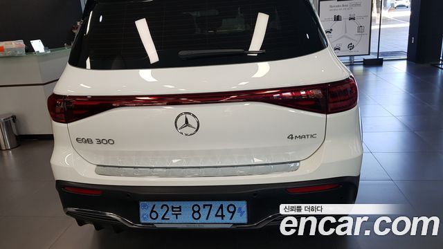 Mercedes-Benz EQB EQB300 4MATIC AMG Line — пробег 14 664 км — фото 4 из 5