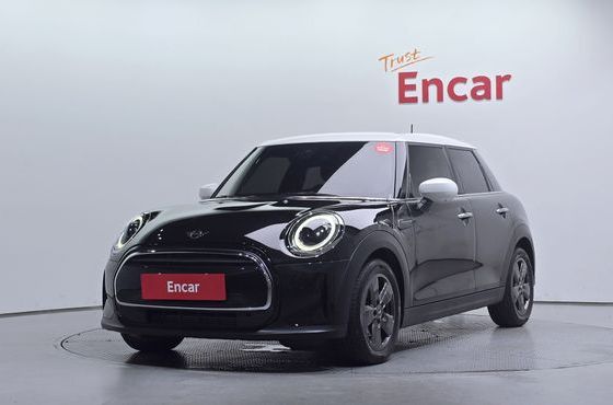 Mini Cooper 5Door Classic Third Generation — пробег 10 990 км — фото 1 из 5
