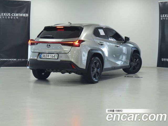 Lexus UX 2.0 2WD — пробег 2 092 км — фото 2 из 5