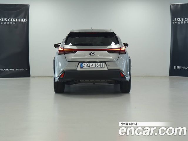 Lexus UX 2.0 2WD — пробег 2 092 км — фото 4 из 5