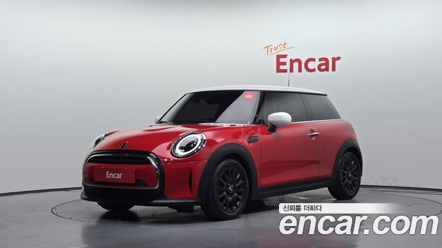 Mini Cooper Classic Third Generation — пробег 8 125 км — фото 1 из 5