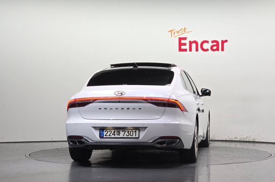 Hyundai Grandeur Calligraphy — пробег 102 550 км — фото 4 из 5