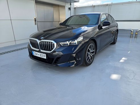BMW 5-Series 523d xDrive M Sport — пробег 4 001 км — фото 1 из 5