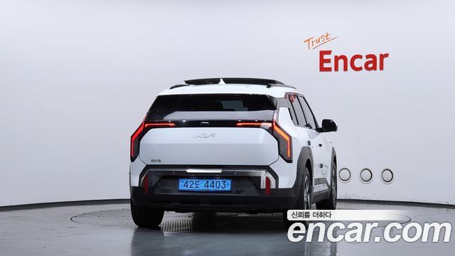 Kia EV3 Long Range 2WD Earth — пробег 62 559 км — фото 4 из 5