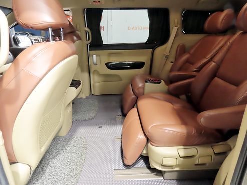 Kia Carnival 7-Seater Hi-Limousine President — пробег 77 565 км — фото 4 из 5