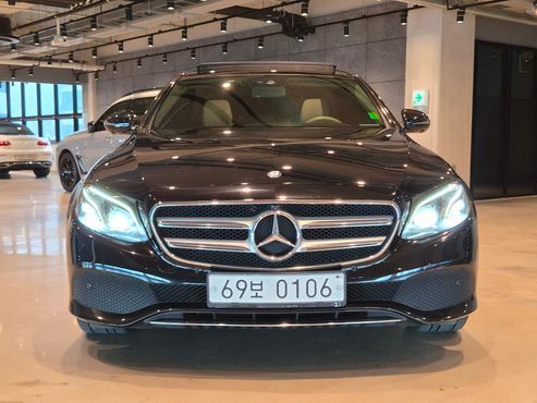 Mercedes-Benz E-Class E300 4MATIC Avnatgarde — пробег 141 000 км — фото 2 из 5