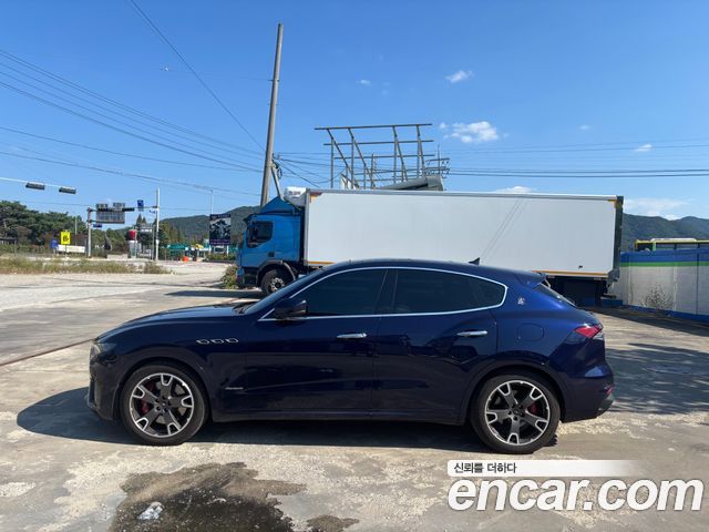 Maserati Levante 3.0 Diesel AWD GranSport — пробег 64 284 км — фото 4 из 5
