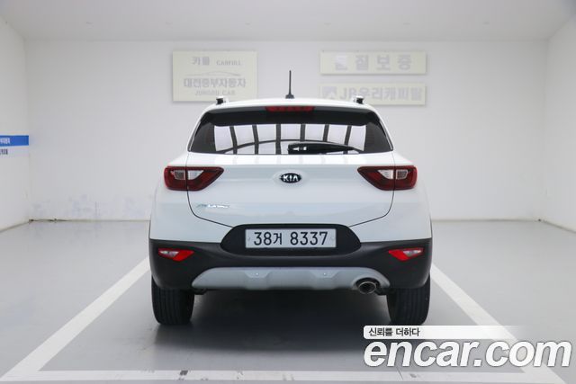 Kia Stonic из Кореи Encar