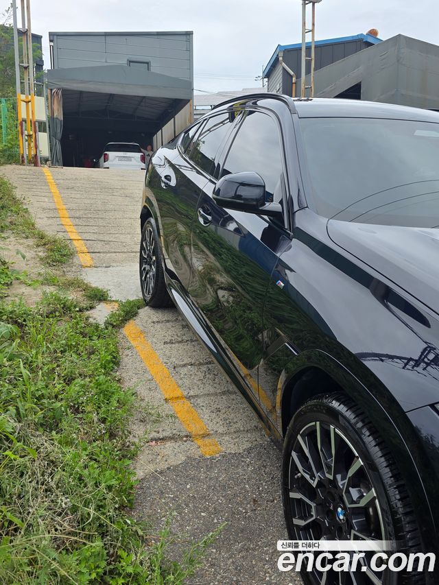 BMW X6 xDrive40i M Sport — пробег 7 000 км — фото 3 из 5