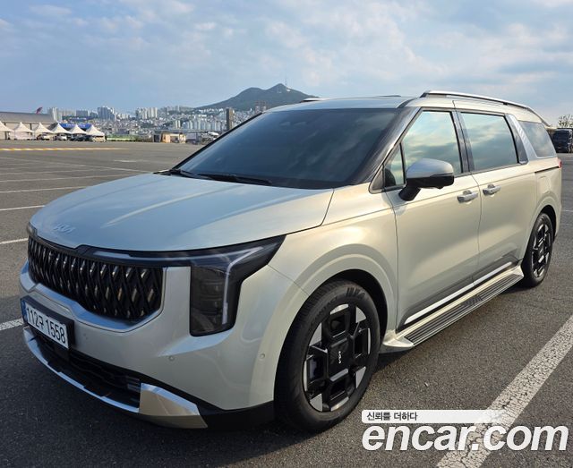 Kia Carnival HEV 7seater Gravity — пробег 8 763 км — фото 1 из 5