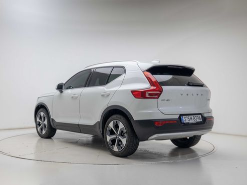 Volvo XC40 B4 Ultra Bright — пробег 8 036 км — фото 4 из 5