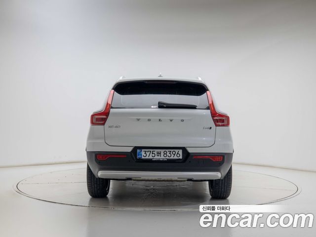Volvo XC40 B4 Ultra Bright — пробег 8 036 км — фото 5 из 5