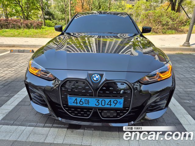 BMW i4 eDrive40 M Sports Pro — пробег 18 000 км — фото 1 из 5