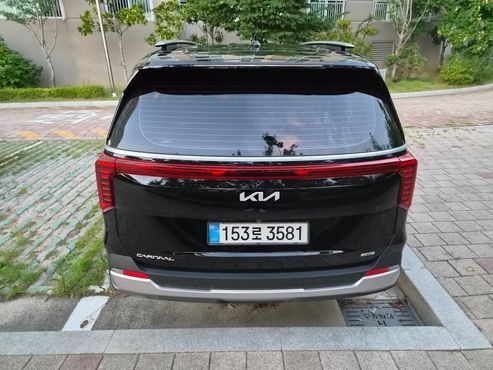 Kia Carnival HEV 9 seater Prestige — пробег 22 100 км — фото 4 из 5