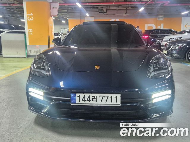 Porsche Panamera 2.9 AWD E-Hybrid Platinum Edition — пробег 43 800 км — фото 1 из 5