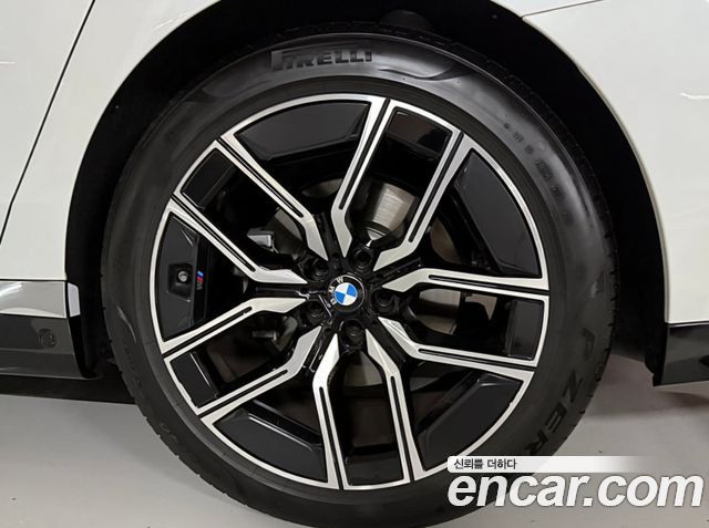 BMW 7-Series 740i xDrive M Sport — пробег 33 000 км — фото 5 из 5