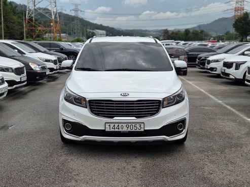 Kia Carnival 9-seater Prestige — пробег 169 000 км — фото 3 из 5