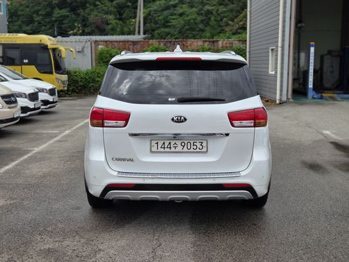 Kia Carnival 9-seater Prestige — пробег 169 000 км — фото 4 из 5