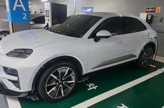 Porsche Macan Turbo — пробег 17 000 км — фото 1 из 5